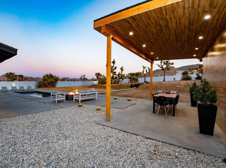 Luxury Retreat Villa Joshua Tree Exterior photo